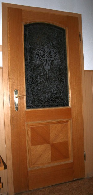 furnierte Innentür in Eiche, Füllung mit Kreuzfuge furniert, Eisblumenglas